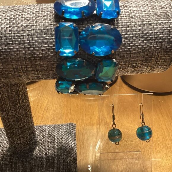 Blue Jewels Bracelet and Earrings - Picture 1 of 5